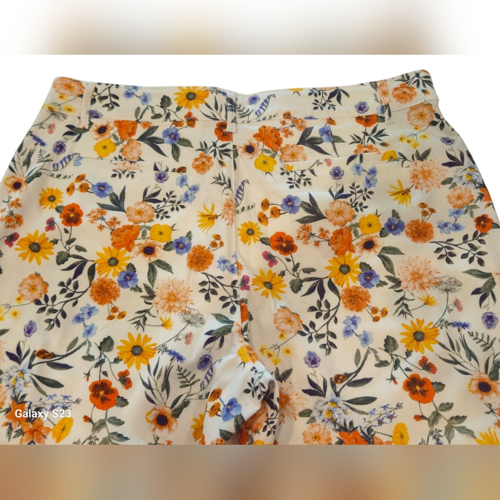 St. John's Bay Floral Midrise  Capri Pants - Orange, Yellow, Blue - Picture 4 of 11